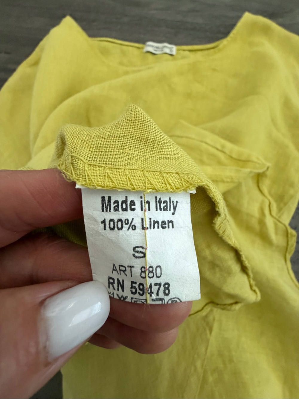 Women's Yellow Button-Back Short Sleeve Linen Top - Picture 8 of 9